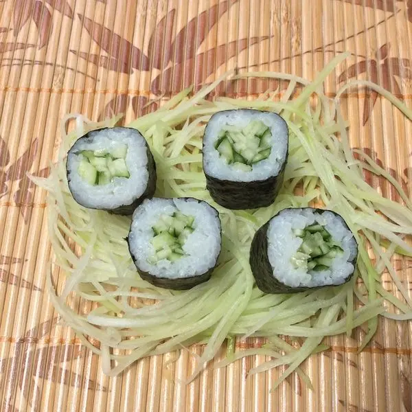 Hossomaki Pepino 8 unidades